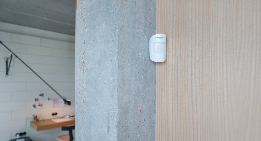 Ajax&nbsp;MotionProtect&nbsp;S&nbsp;Plus&nbsp;(8PD)&nbsp;white Беспроводной извещатель движения 31141 фото