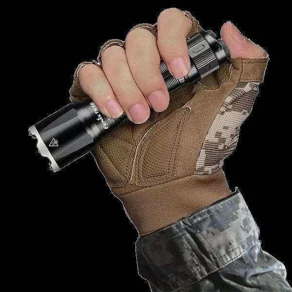 Fenix&nbsp;TK16&nbsp;V2.0 ліхтар ручний підствольний 3100 лм (аккумулятор - в комплекті) 27101 фото